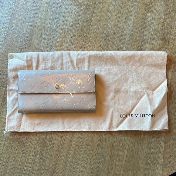 Louis Vuitton Wallet - Picture 2 of 7